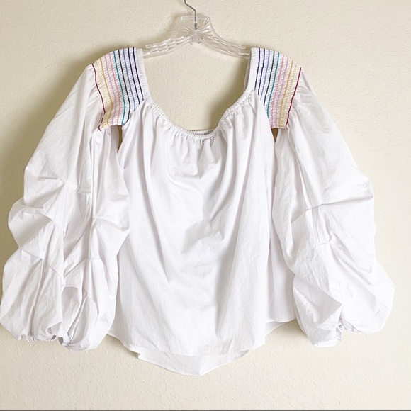 Greysn Balloon Puff Sleeve Blouse - Picture 3 of 11